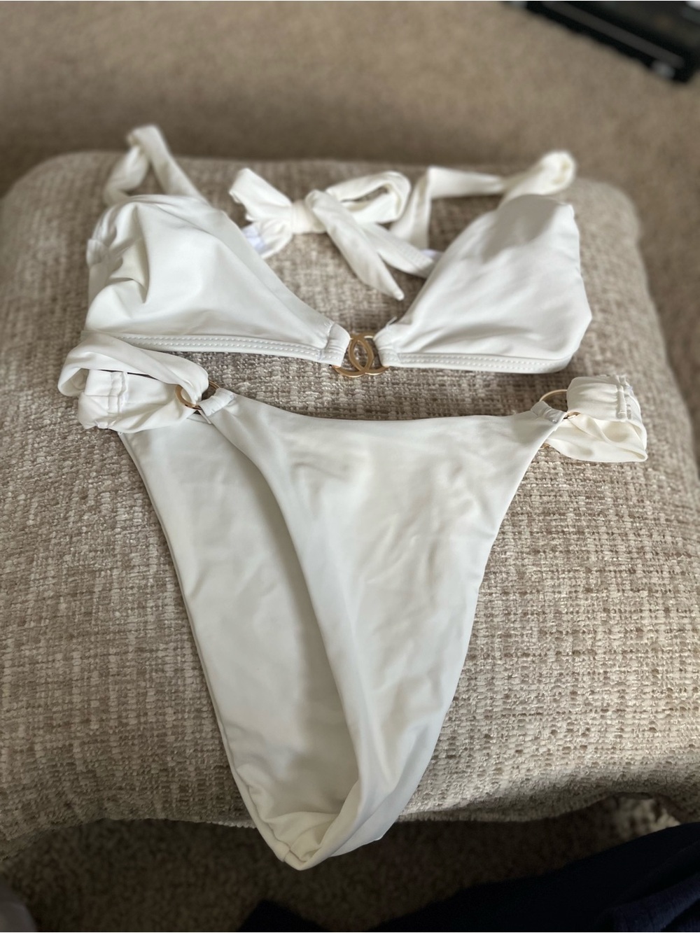 SHEIN White Triangle Ring-Accent Bikini Set